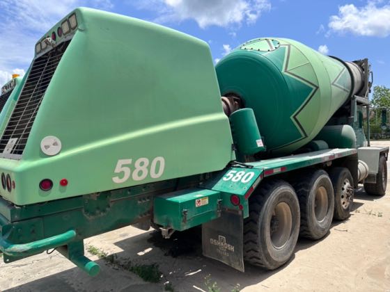 2014 & 2015 Oshkosh S2346 — front discharge for sale at SuperMixers in Orlando, Florida