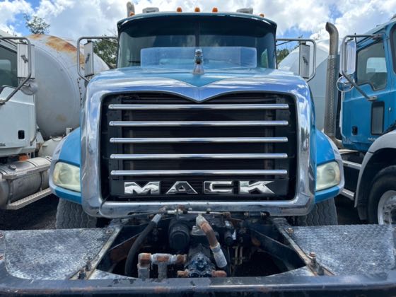 2014 Mack Granite GU813 — photo 3
