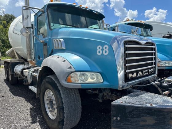 2014 Mack Granite GU813 — photo 11