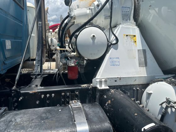 2014 Mack Granite GU813 — photo 15