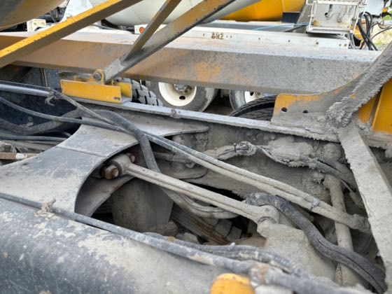 2009 Mack Granite GU813 — photo 9