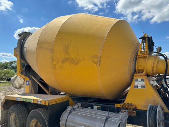 2009 Mack Granite GU813 — photo 10