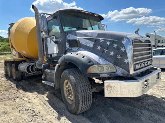 2009 Mack Granite GU813 — photo 12