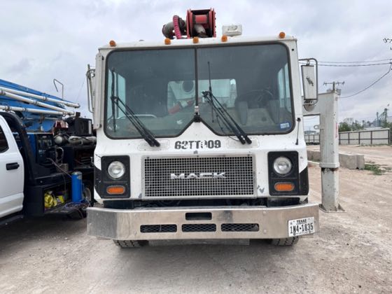 2003 Mack MR688S with 39-metre Schwing boom pump — photo 6
