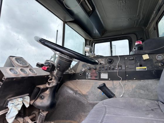 2003 Mack MR688S with 39-metre Schwing boom pump — photo 8
