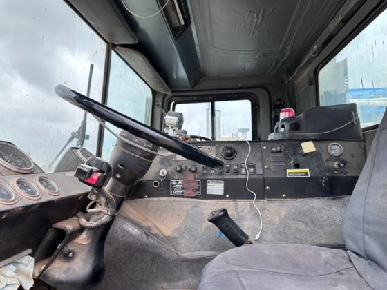 2003 Mack MR688S with 39-metre Schwing boom pump — photo 14