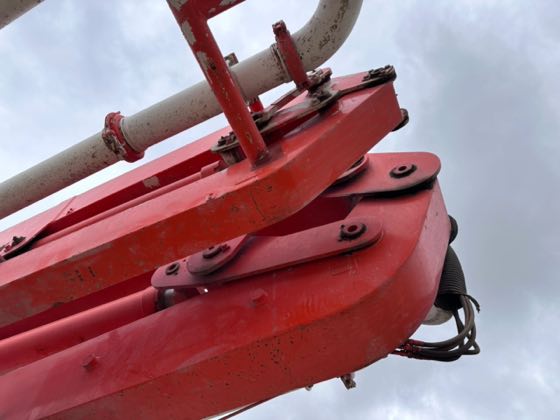 2003 Mack MR688S with 39-metre Schwing boom pump — photo 26
