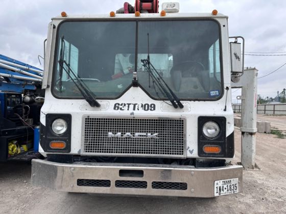 2003 Mack MR688S with 39-metre Schwing boom pump — photo 27