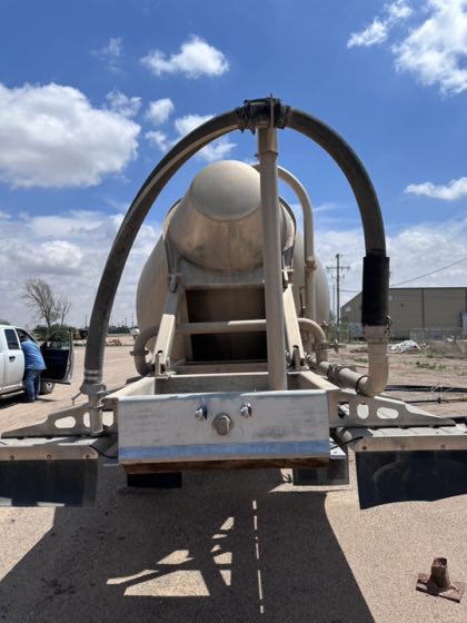 2015 Vantage P42-1000 pneumatic dry bulk cement trailer — photo 6