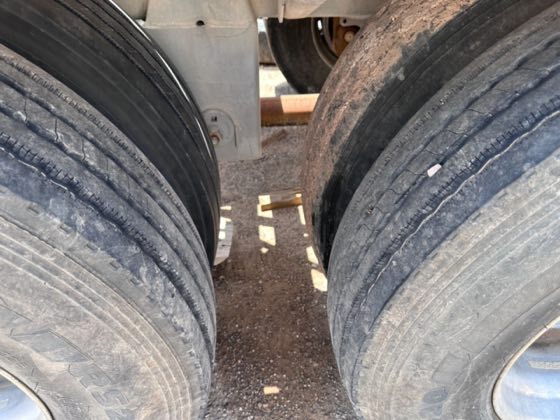 2015 Vantage P42-1000 pneumatic dry bulk cement trailer — photo 30